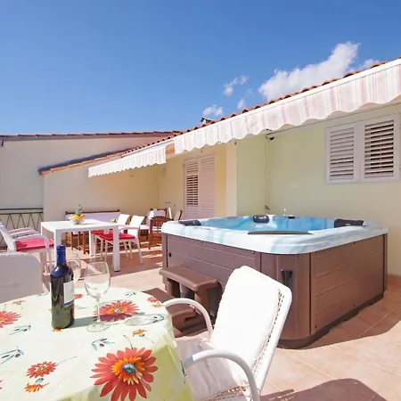 アパート Ribarevic *