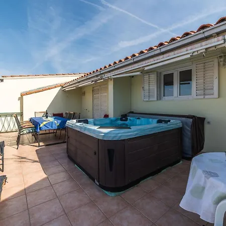 Ribarević Apartament *